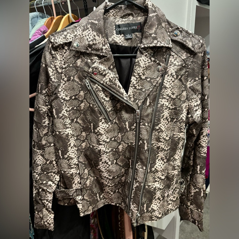 Colleen Lopez faux snakeskin jacket, sz Sm